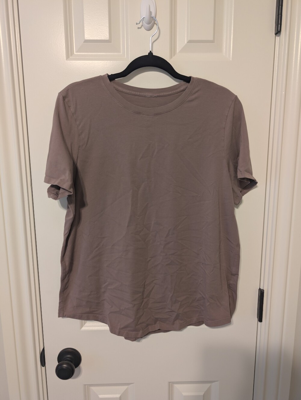 Lululemon Mauve Brown Essential Tee – Estimated M/L